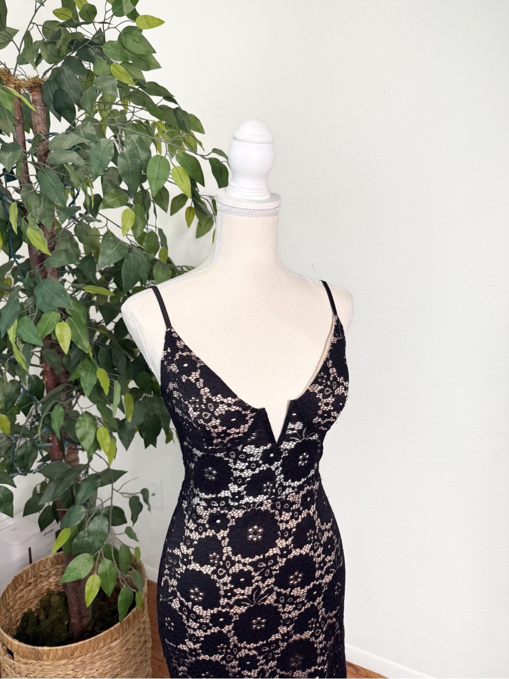 Black Floral Lace Midi Dress Size S Bodycon Cocktail Party Dress - Picture 3 of 7